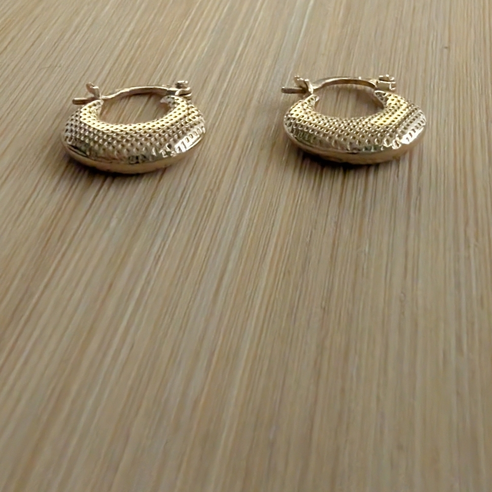 Gold Textured Moon Shape Hoop Earrings - Gold Puffy Earrings